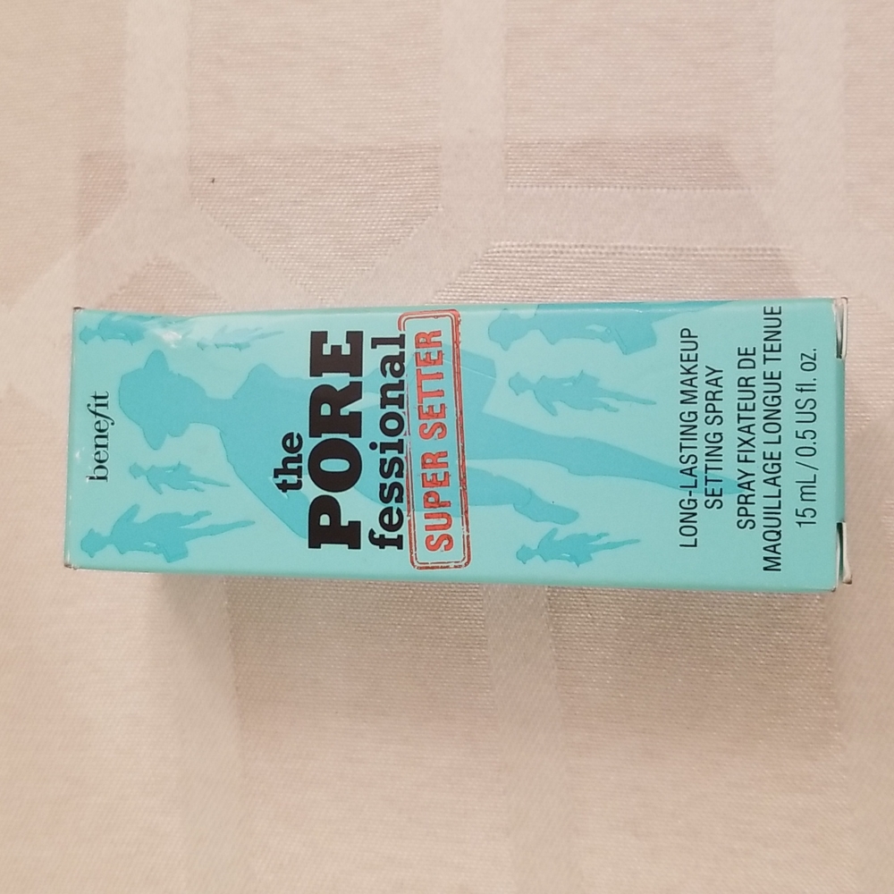 The pore professional setting spray.